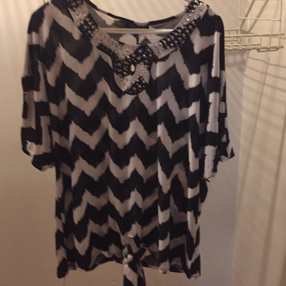 Lily Morgan 2X black and white embellished top